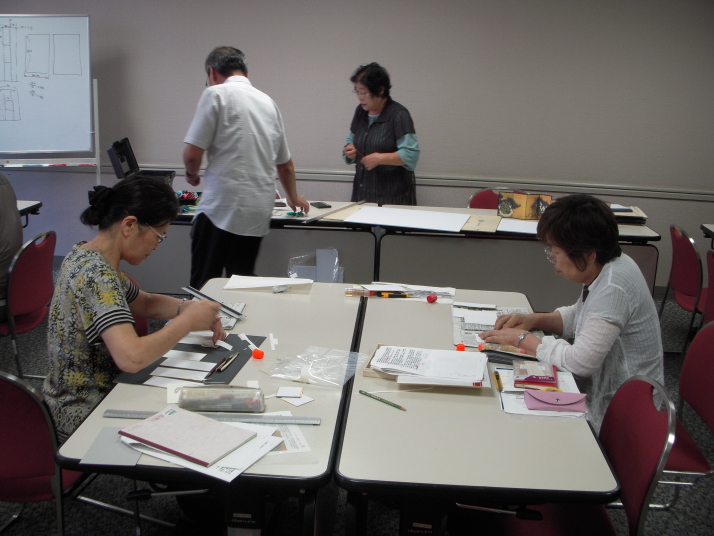 ミニ屏風講習会　講師会員　植木克彦