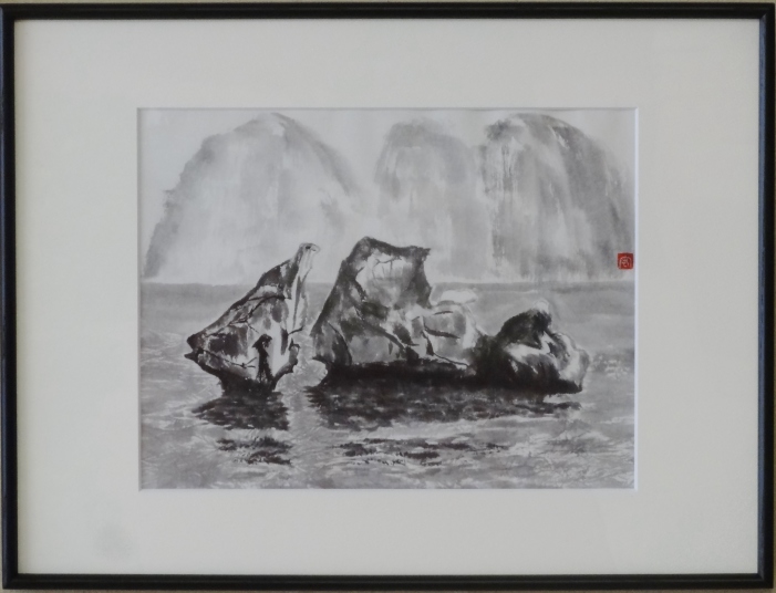 「湾に浮かぶ奇岩」　　高橋宏行